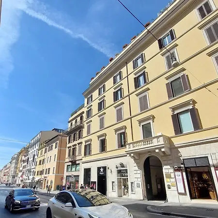 Fontana Di Trevi Dream Гостевой дом