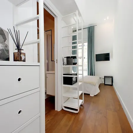 Fontana Di Trevi Dream Guest house 4*